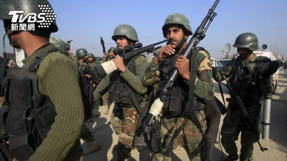 值勤中的巴基斯坦官兵。（圖/達志影像路透社）
