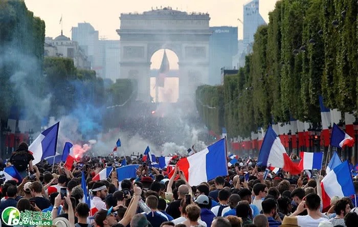（法國巴黎球迷。圖片來源：達志影像）

