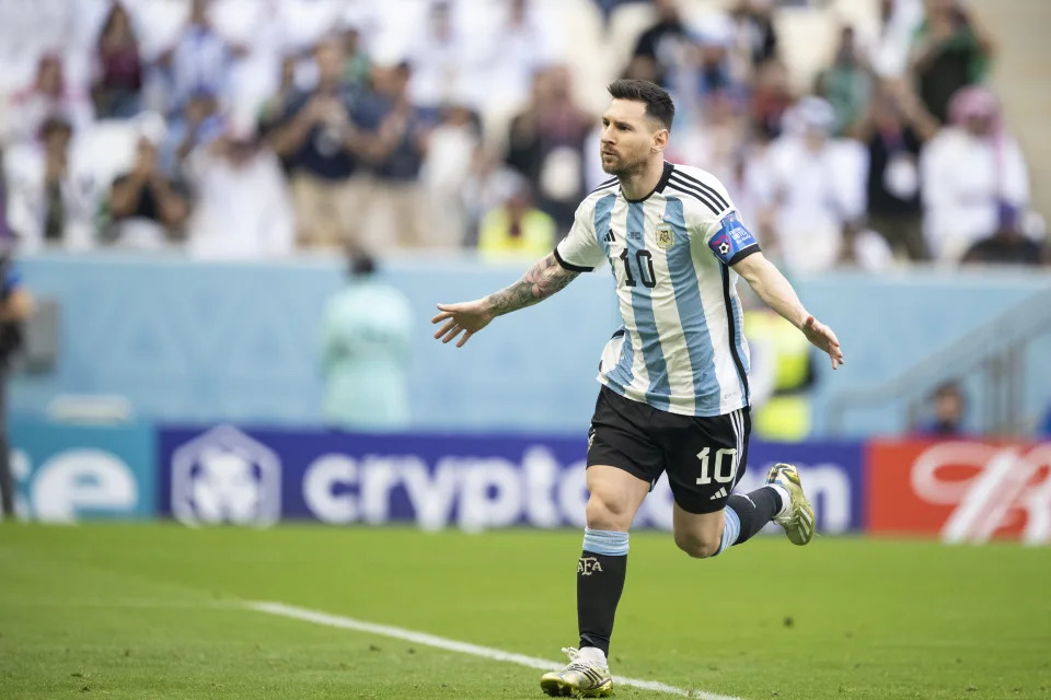 阿根廷足球天王Lionel Messi（梅西）12碼破門。（Photo by Sebastian Frej/MB Media/Getty Images）

